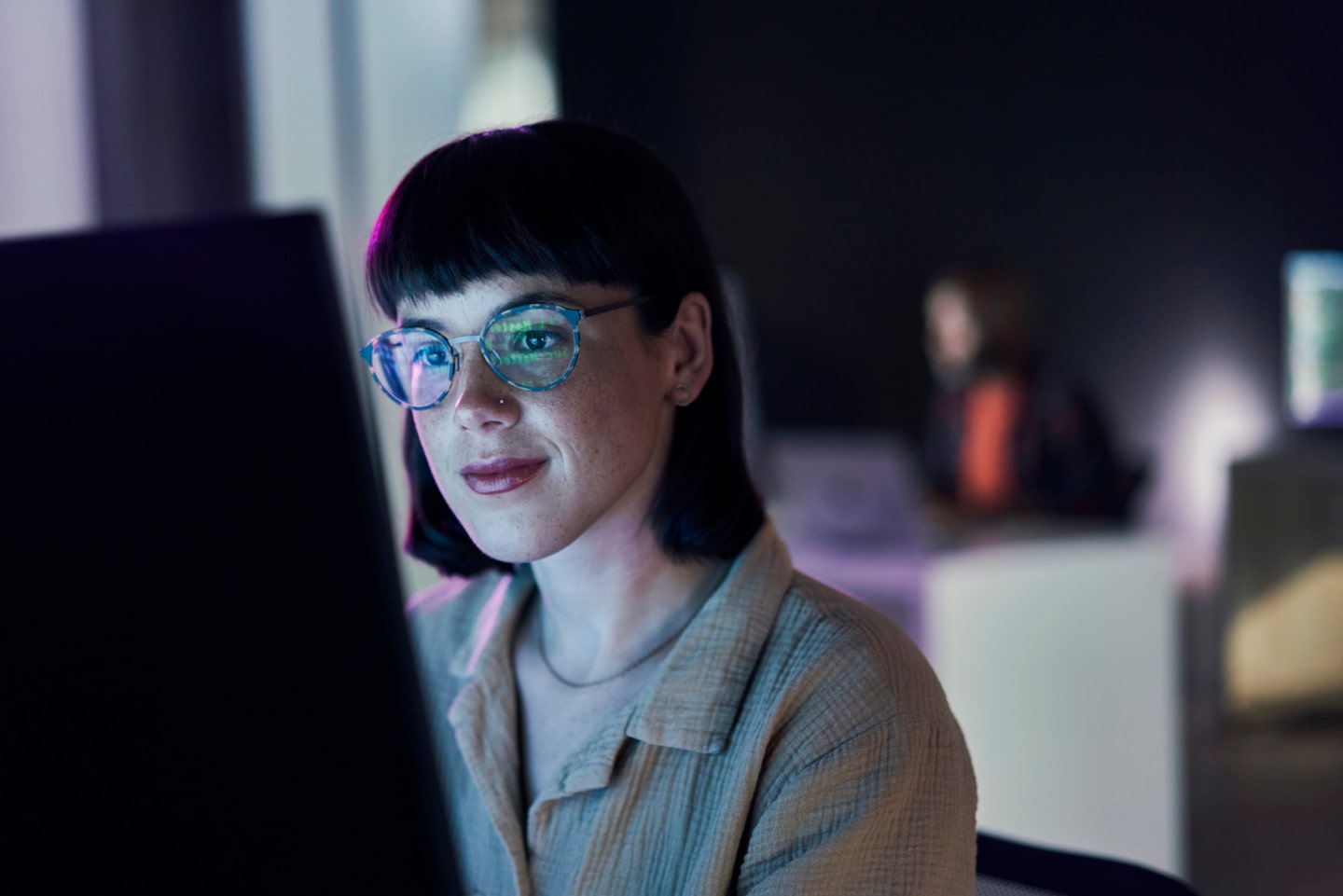 Business woman on computer